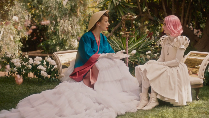 Poster Baru Paradise Hills Tampilkan Emma Roberts Dan Milla Jovovich Cinemags