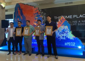 Rekor Mosaik Kubus Rubik Jatuh Pada Meg 2