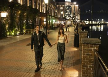 Kisah Romantis Anne Hathaway dan Nicholas Galitzine di “The Idea of You”