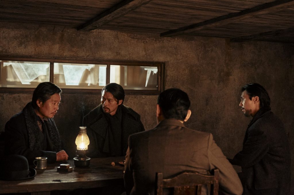 Film "Harbin" yang dibintangi Hyun Bin mencapai 1 juta penonton dalam 2 hari di Korea Selatan! Film ini mengisahkan perjuangan pejuang Korea melawan Jepang pada 1909.