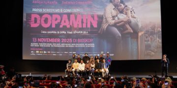 Film Dopamin Menampilkan Cara Bahagia di Dunia yang Semakin Gila!  Couple Goals Angga Yunanda & Shenina Cinnamon Bersatu Hadapi Ujian Kehidupan dan Cinta