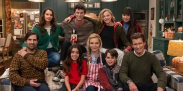 Michelle Pfeiffer Bawa Kehangatan dan Kekacauan ke Musim Liburan Lewat Trailer OH. WHAT. FUN