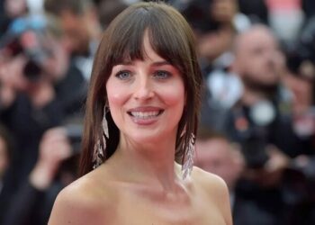 Dakota Johnson Jadi Android di Proyek Film Sci-Fi Berjudul ‘Trudy Blue’