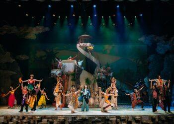 Resmi Berlayar Di Atas Panggung, Musikal Perahu Kertas Ajak Penonton Hidupkan Lagi Mimpi-Mimpi