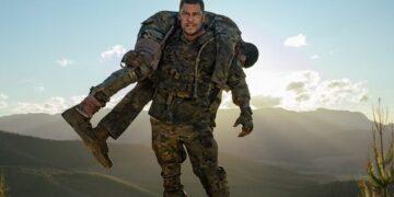 Alan Ritchson Hadapi Mesin Alien Mematikan di Trailer Film Sci-Fi Netflix War Machine