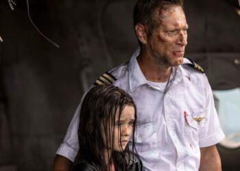 Aaron Eckhart dan Ben Kingsley Hadapi Teror Hiu di Trailer Deep Water