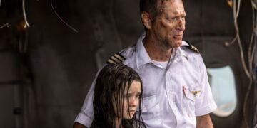 Aaron Eckhart dan Ben Kingsley Hadapi Teror Hiu di Trailer Deep Water