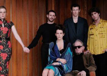 Elle Fanning dan Callum Turner Bintangi Film Satir Gelap Rosebush Pruning