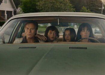 Trailer The End of Oak Street Dirilis, Anne Hathaway dan Ewan McGregor Terlempar ke Dunia Dinosaurus