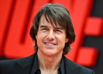 Tom Cruise Garap Proyek Rahasia Paramount Bersama Sutradara Wicked, Jon M. Chu