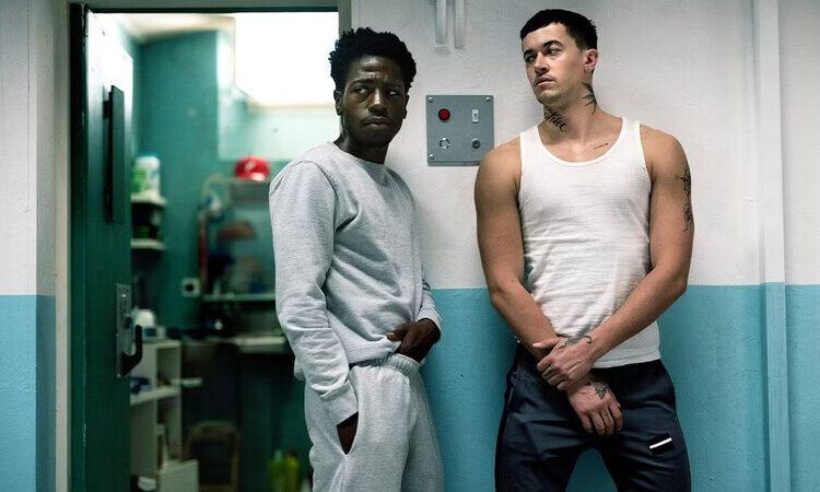 Trailer “Wasteman” Dirilis, Tom Blyth dan David Jonsson Terjebak Drama Penjara Penuh Konflik