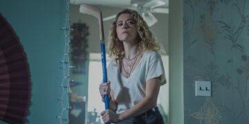 Tatiana Maslany Terjebak Konspirasi Gelap di Serial Maximum Pleasure Guaranteed