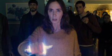 Steven Spielberg Pamer Wujud Alien Misterius di Trailer Baru Film Disclosure Day