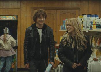 Trailer Nimrods Tampilkan Petualangan Kocak Mckenna Grace dan Mason Thames Bersama Green Day