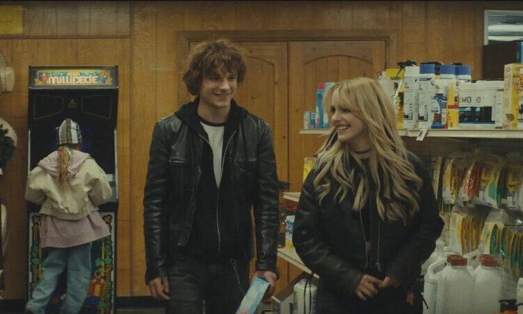 Trailer Nimrods Tampilkan Petualangan Kocak Mckenna Grace dan Mason Thames Bersama Green Day