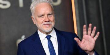 Tim Robbins Kembali ke Layar Lebar Setelah 7 Tahun, Siap Beradu Akting dengan Emma Stone dan Chris Pine