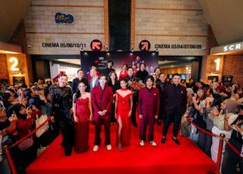 Bunga Bermekaran di Red Carpet: Potret Eksklusif Gala Premiere Bunga di Tepi Jurang