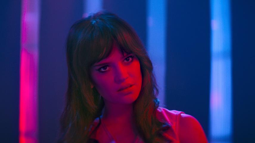 Trailer Her Private Hell Dirilis, Sophie Thatcher Hadapi Teror Berdarah di Kota Futuristik