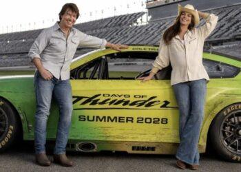 Tom Cruise Gandeng Anne Hathaway untuk Proyek Film Balap Days of Thunder 2
