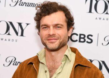 Alden Ehrenreich Gabung Miami Vice ’85 Bareng Michael B. Jordan dan Austin Butler
