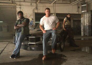 Review ‘Motor City’: Alan Ritchson Tampil Brutal dalam Eksperimen Film Action Tanpa Dialog