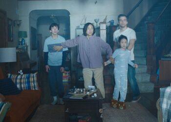 Netflix Kurung Pria di Dalam Billboard Selama 3 Hari demi Promosikan Film Horor The Last House