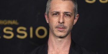 Jeremy Strong Bintangi The Best of Us, Serial Paramount+ tentang Perjuangan Korban 9/11