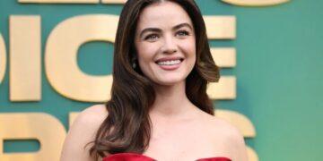 Lucy Hale Jadi Sherlock Holmes Versi Perempuan dalam Serial Scarlett Holmes