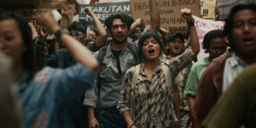 Film Laut Bercerita Raih 180.292 Penonton pada Hari Pertama Tayang di Bioskop Indonesia, Kisah Tentang Cinta, Keluarga, dan Sahabat yang Menyentuh Hati Penonton